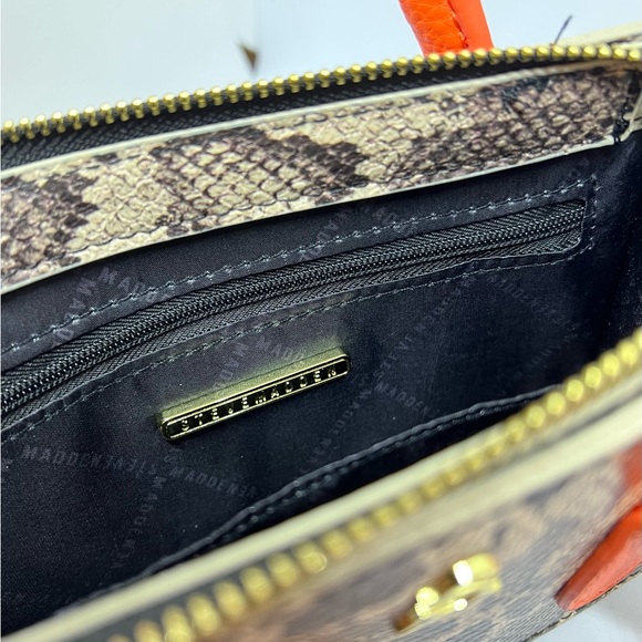 Mini bags Steve Madden. Color imitation python, orange et Gold, intérieur noir. - Picture 6 of 8